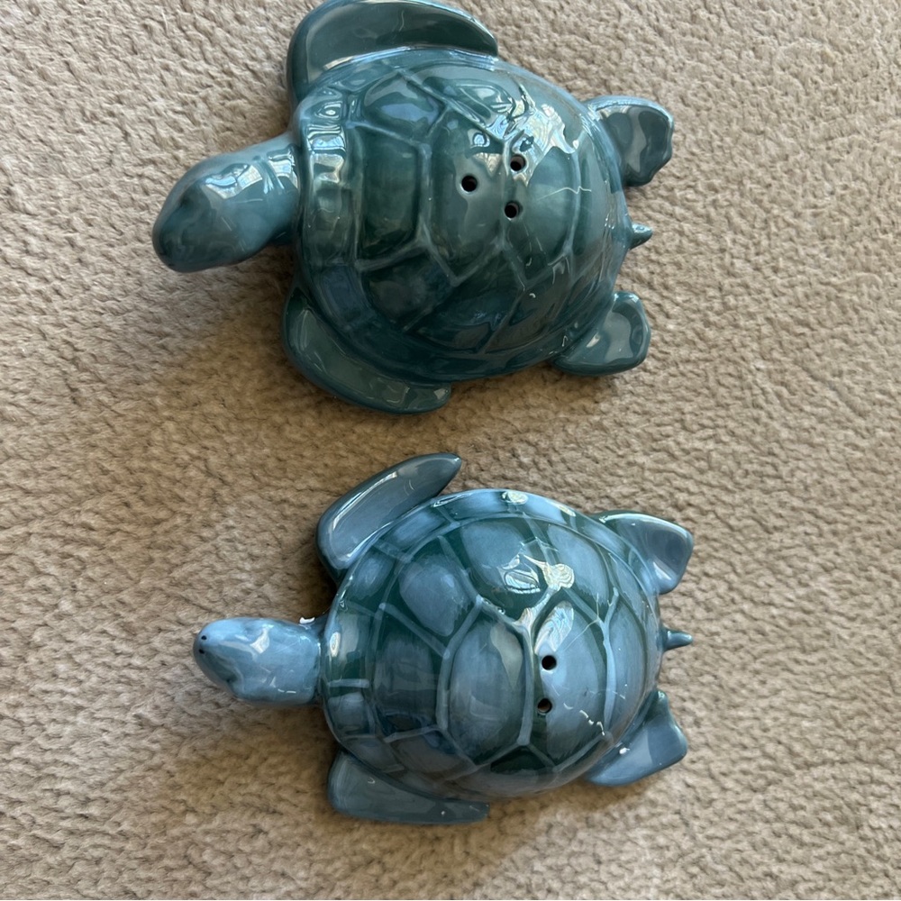 NEW Under The SEA TURTLE SALT & PEPPER SHAKERS Stoneware Figurine Nautical Decor